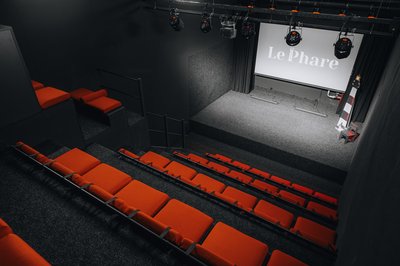 Интерьер зала 6